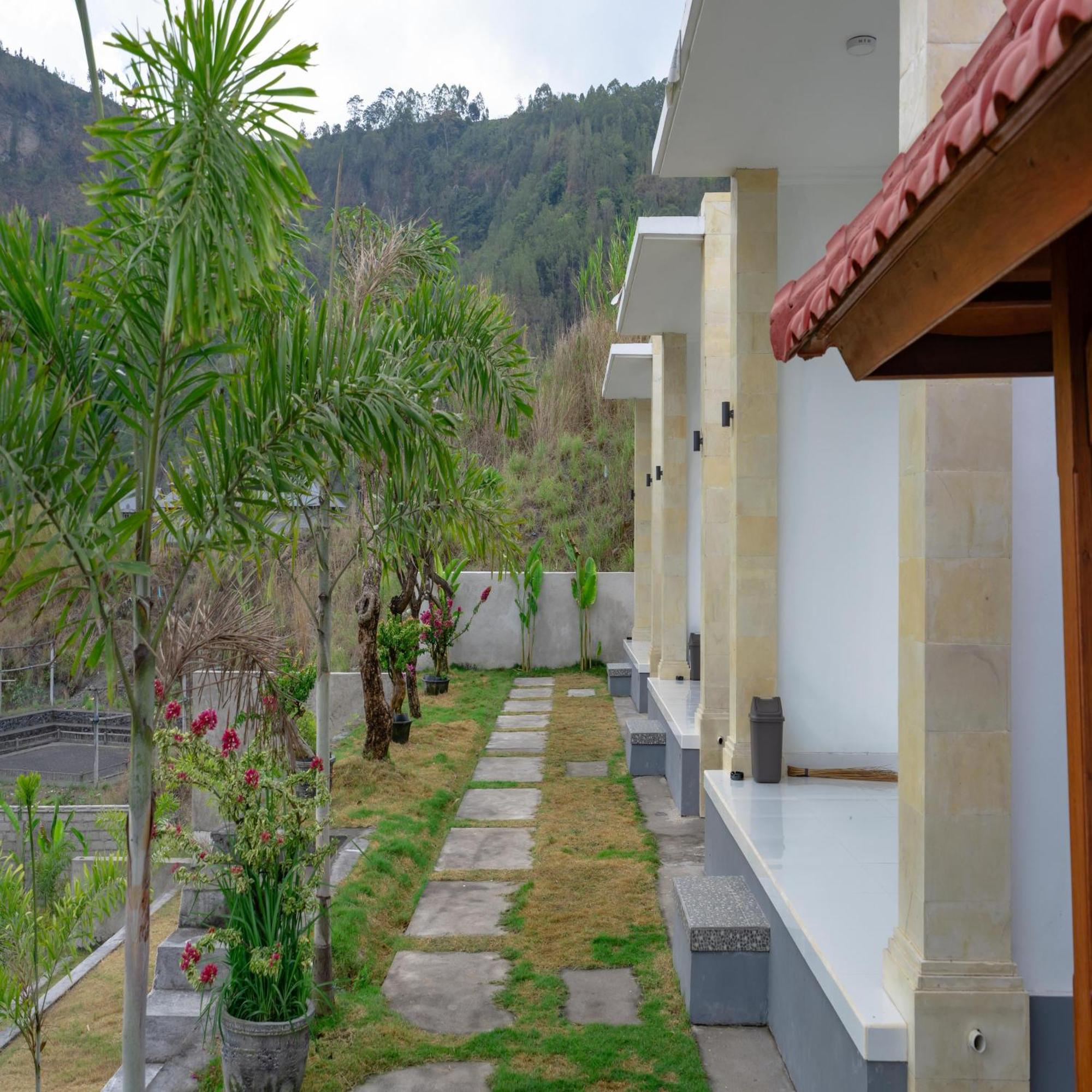 Batur Kencana Villa Mitra Reddoorz Baturaja  외부 사진
