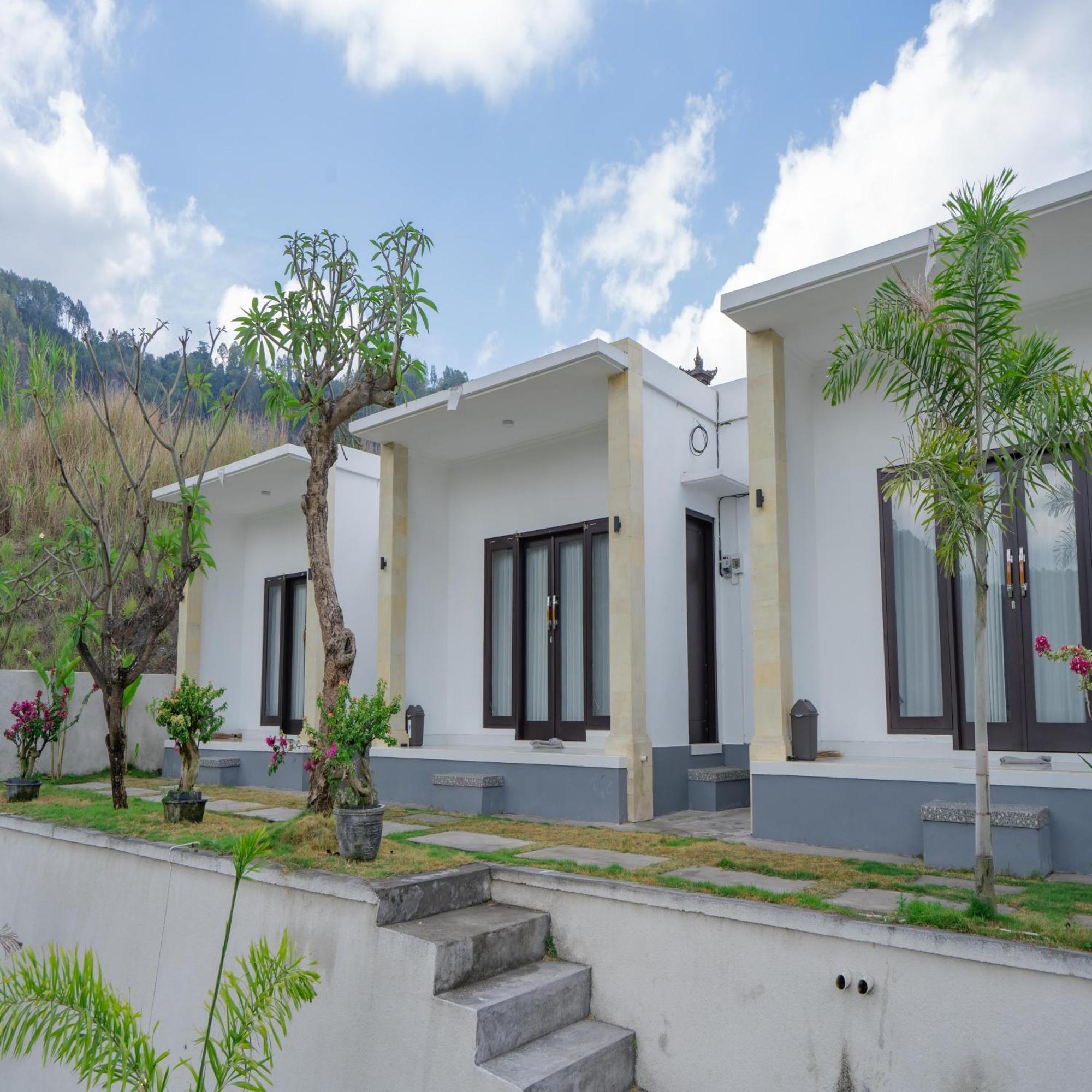 Batur Kencana Villa Mitra Reddoorz Baturaja  외부 사진