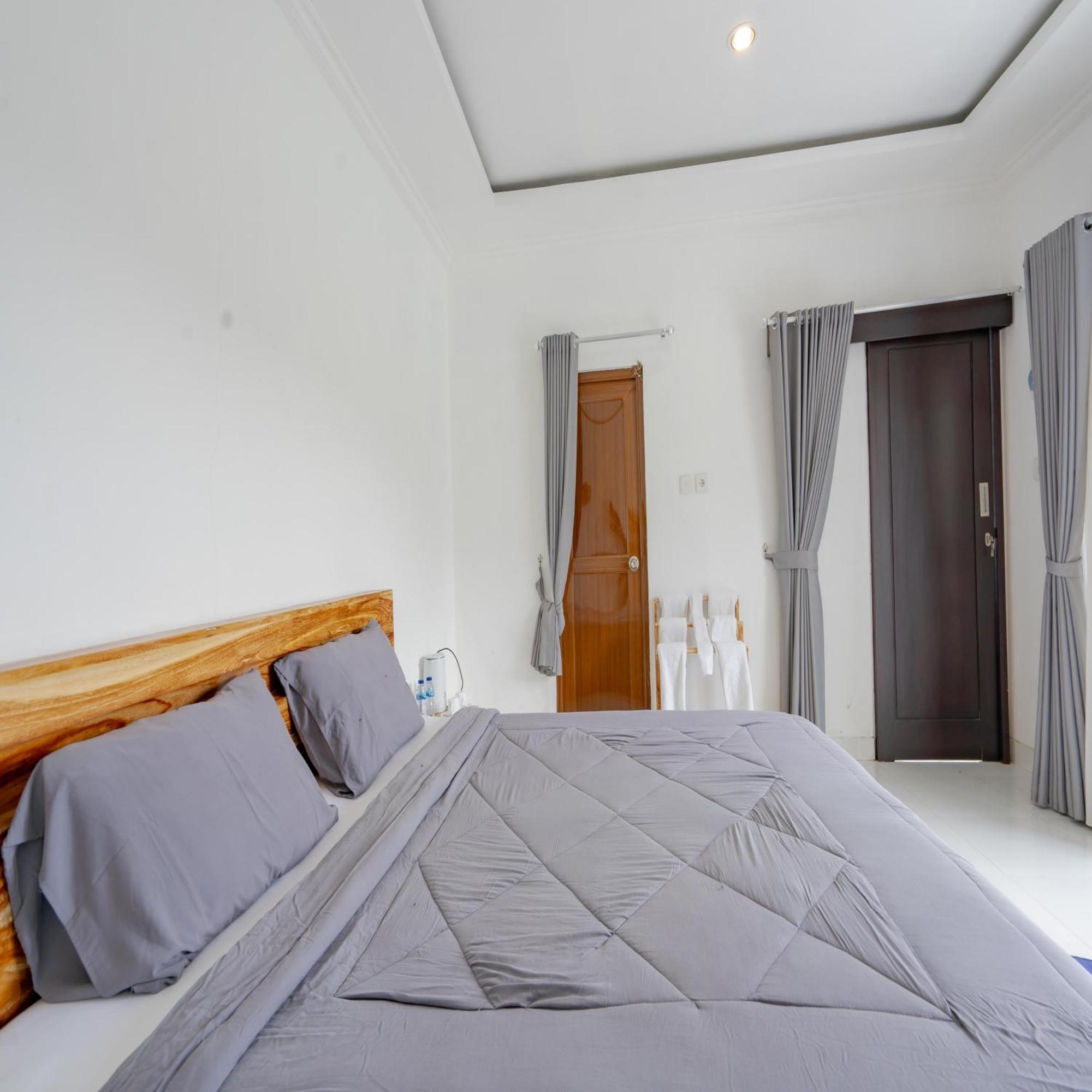 Batur Kencana Villa Mitra Reddoorz Baturaja  외부 사진