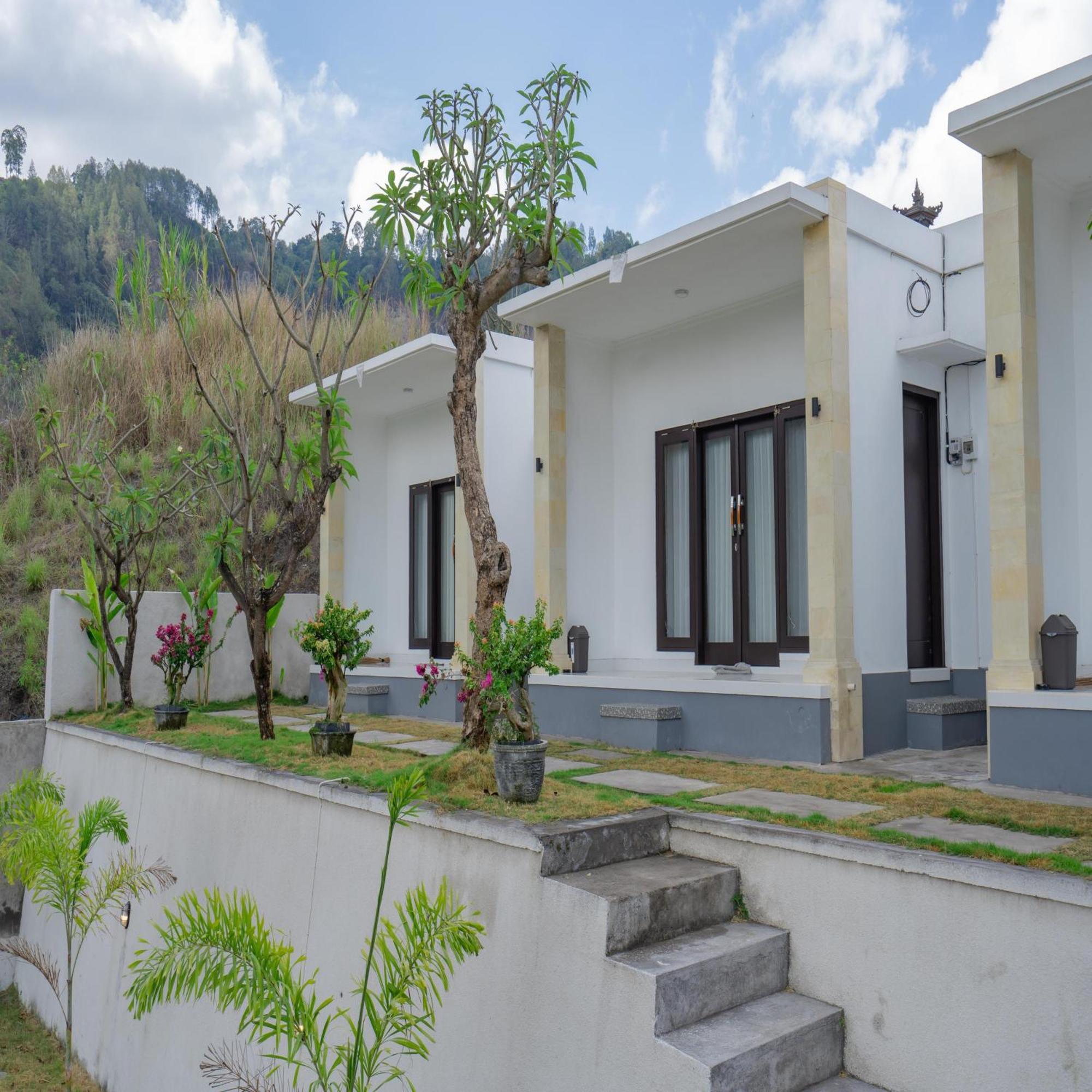 Batur Kencana Villa Mitra Reddoorz Baturaja  외부 사진