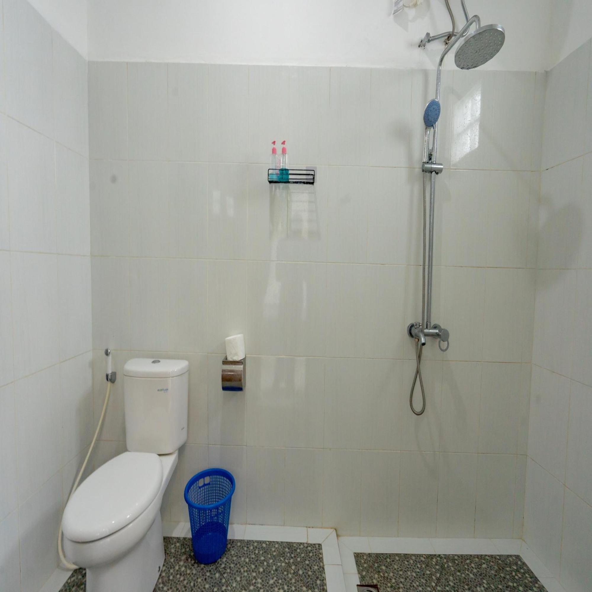 Batur Kencana Villa Mitra Reddoorz Baturaja  외부 사진